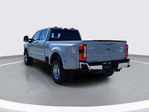 2025 Ford F-350 Lariat Super Duty