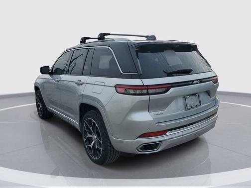 2023 Jeep Grand Cherokee Summit