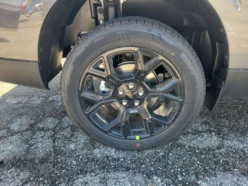 Carbonized Gray Metallic 2026 Ford Maverick Lariat