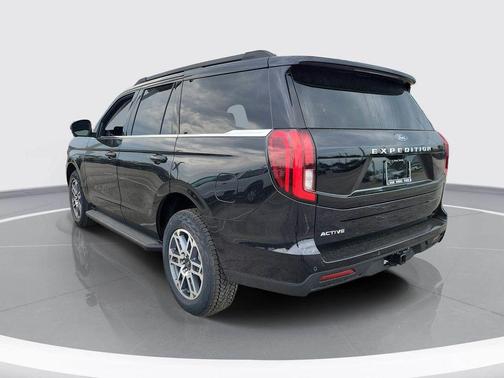 Agate Black Metallic 2026 Ford Expedition Active