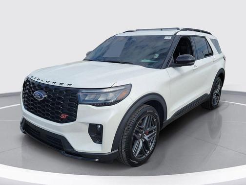 White Metallic 2025 Ford Explorer ST