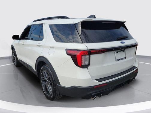 White Metallic 2025 Ford Explorer ST