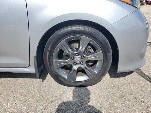 2016 Toyota Sienna SE