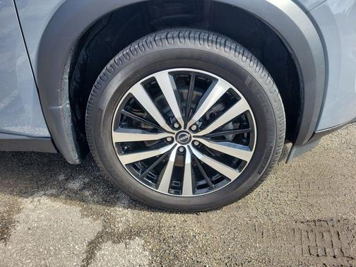 2 Tone Gray / Black Roof 2023 Nissan Pathfinder Platinum