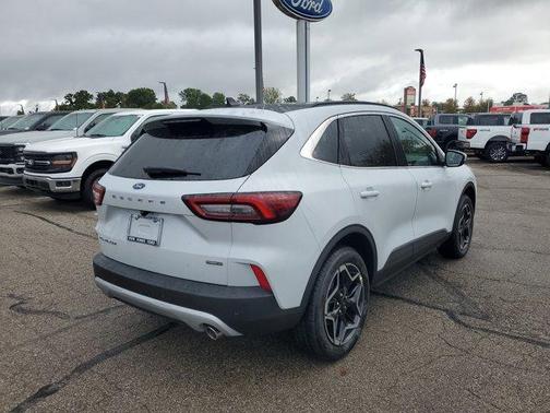 2026 Ford Escape Platinum