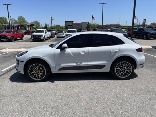2017 Porsche Macan Turbo