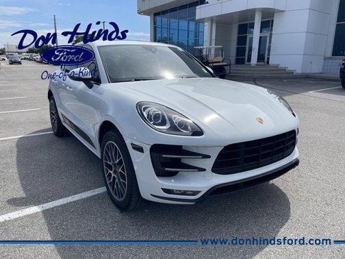 2017 Porsche Macan Turbo