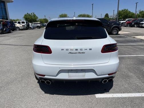 2017 Porsche Macan Turbo