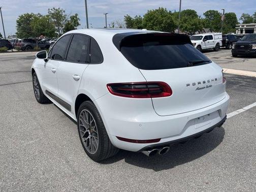 2017 Porsche Macan Turbo