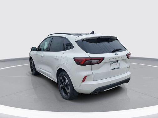 2026 Ford Escape ST-Line Elite