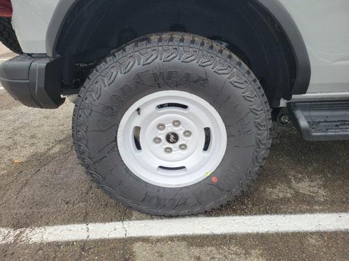 Avalanche Gray 2026 Ford Bronco Heritage Edition