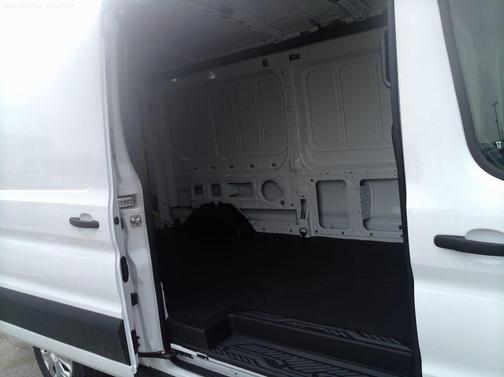 Oxford White 2026 Ford Transit-250 148 WB Medium Roof Cargo