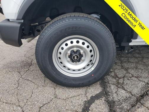 Oxford White 2025 Ford Bronco Base