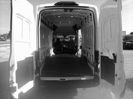 Oxford White 2026 Ford Transit-250 Base