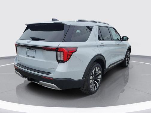 Space White Metallic 2026 Ford Explorer Platinum