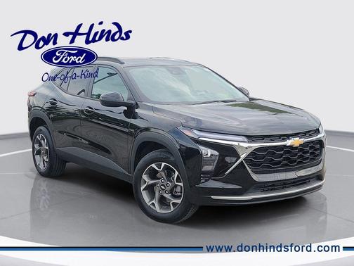 Mosaic Black Metallic 2025 Chevrolet Trax LT