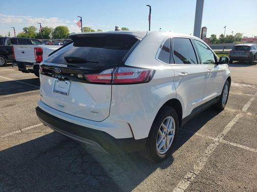 Star White 2023 Ford Edge SEL