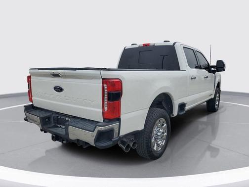 2023 Ford F-350 Lariat Super Duty