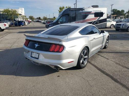 2016 Ford Mustang V6