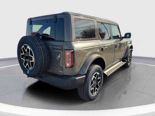 Gray 2026 Ford Bronco Outer Banks