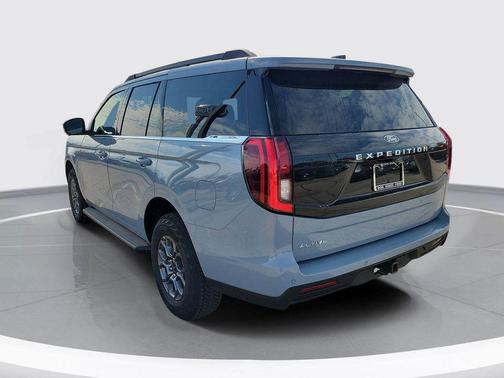 Glacier Gray Metallic 2026 Ford Expedition Active