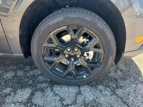 Carbonized Gray Metallic 2026 Ford Maverick Lobo Standard