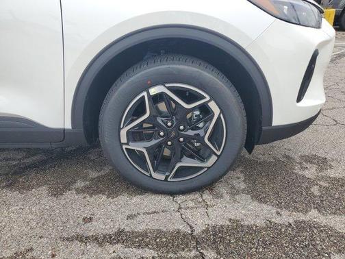 2026 Ford Escape Platinum