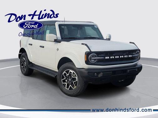 2026 Ford Bronco Outer Banks