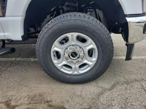 Oxford White 2026 Ford F-350 XLT