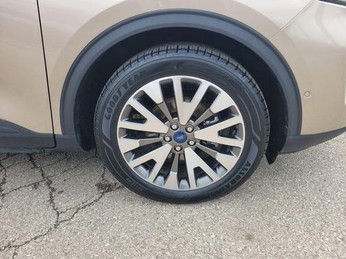 2020 Ford Escape Titanium Hybrid