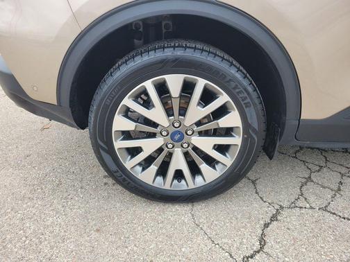 2020 Ford Escape Titanium Hybrid