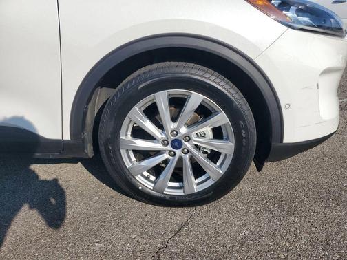 2021 Ford Escape Titanium Hybrid