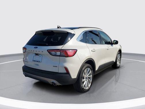 2021 Ford Escape Titanium Hybrid