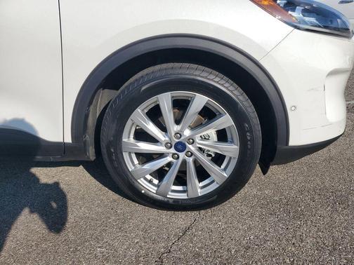 2021 Ford Escape Titanium Hybrid