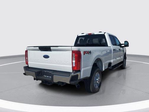 2026 Ford F-350 XLT