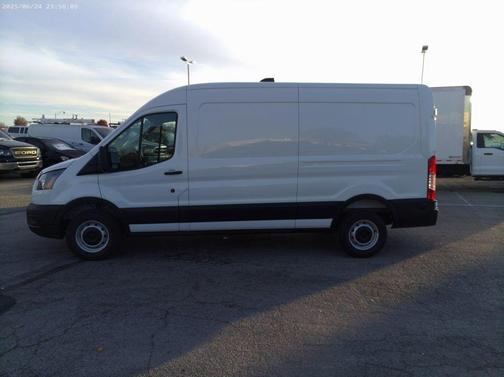 2026 Ford Transit-250 148 WB Medium Roof Cargo
