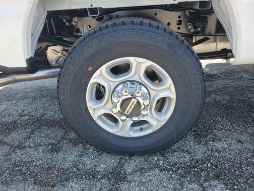 Oxford White 2026 Ford F-250 XLT
