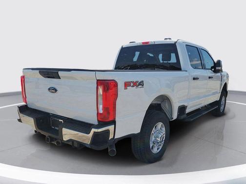 Oxford White 2026 Ford F-250 XLT