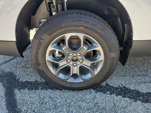 Oxford White 2025 Ford Maverick XLT