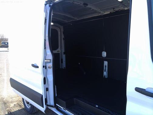 2026 Ford Transit-250 148 WB Medium Roof Cargo