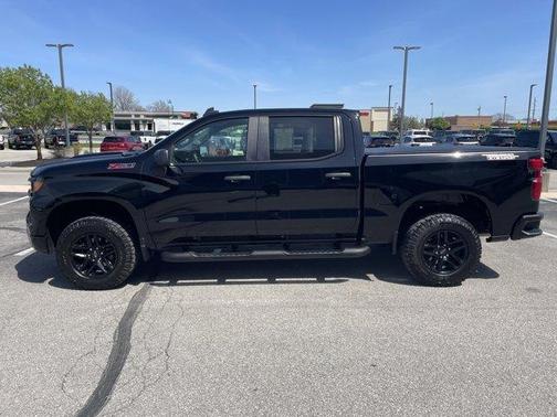 2022 Chevrolet Silverado 1500 Custom Trail Boss