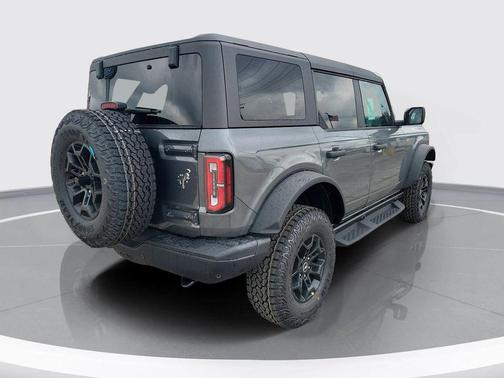 Gray 2026 Ford Bronco Badlands
