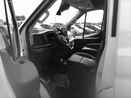 Oxford White 2026 Ford Transit-250 Base