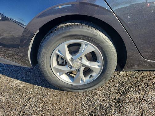 2021 Hyundai ELANTRA SE