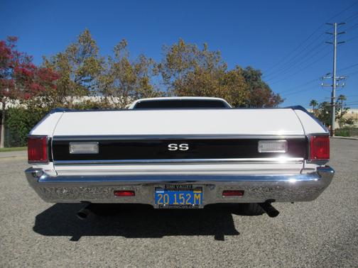 Antique White 1972 Chevrolet El Camino