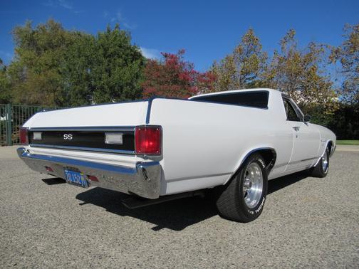 Antique White 1972 Chevrolet El Camino