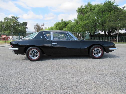 1963 Studebaker Avanti 