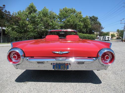 1963 Ford Thunderbird 