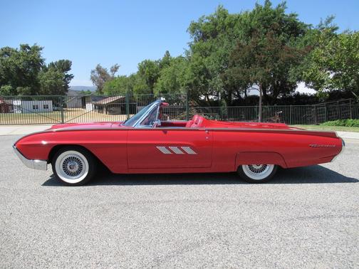 1963 Ford Thunderbird 