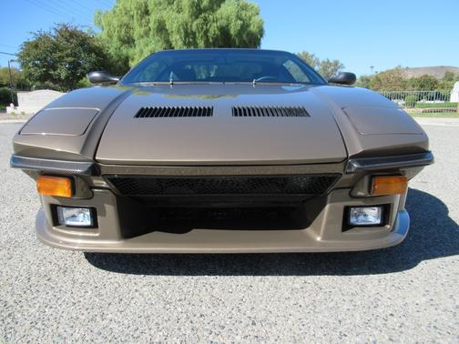 1974 DeTomaso Pantera 